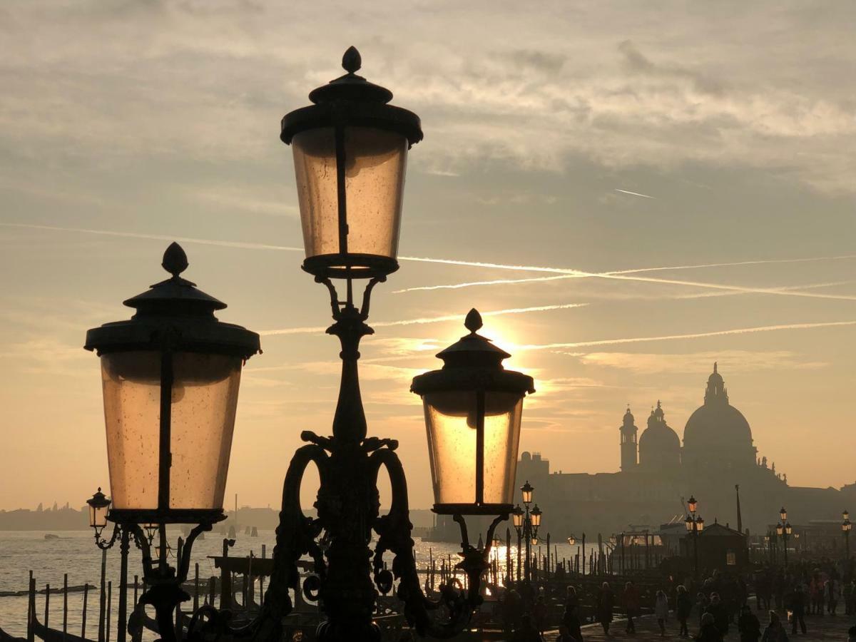 Modern Sunny In Residental Area Venedig